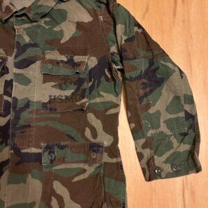 Vintage 1980s USMC Military Combat Field Coat Jacket Shirt BDU Woodland Camo MED